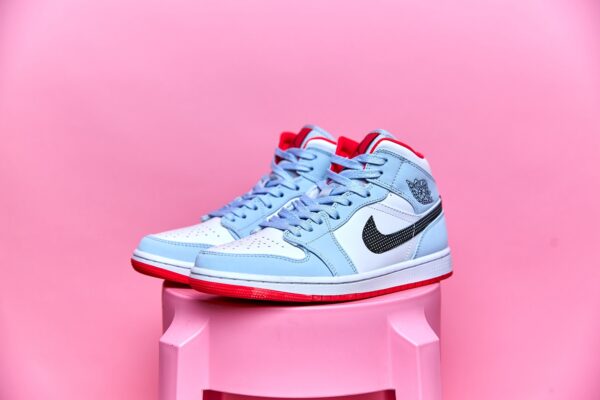 Nike Air Jordan 1 Mid - Image 24