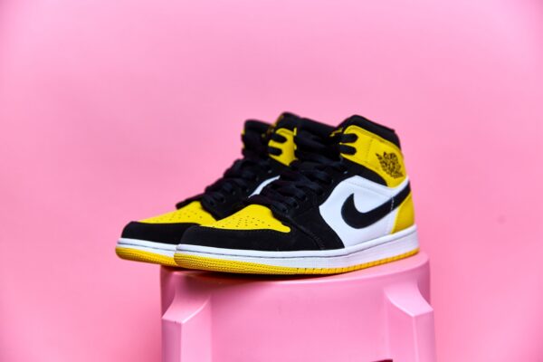 Nike Air Jordan 1 Mid - Image 13