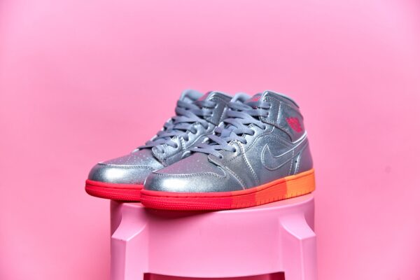 Nike Air Jordan 1 Mid - Image 12