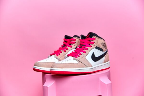 Nike Air Jordan 1 Mid - Image 10
