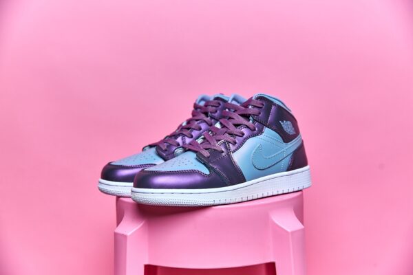 Nike Air Jordan 1 Mid - Image 23