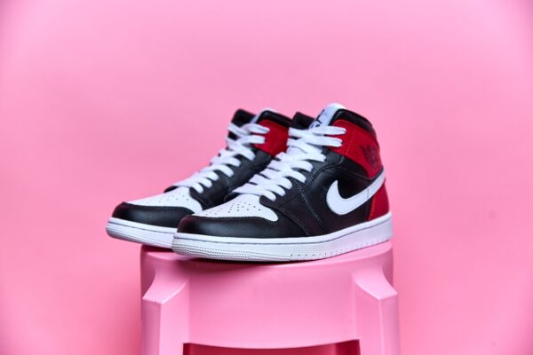 Nike Air Jordan 1 Mid - Image 6