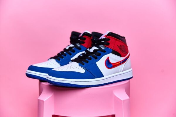 Nike Air Jordan 1 Mid - Image 3