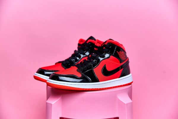 Nike Air Jordan 1 Mid - Image 2