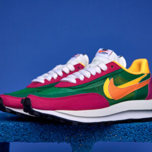Tênis Nike Waffle Sacai com design inovador, camadas sobrepostas e sola Waffle para tração e conforto excepcionais.