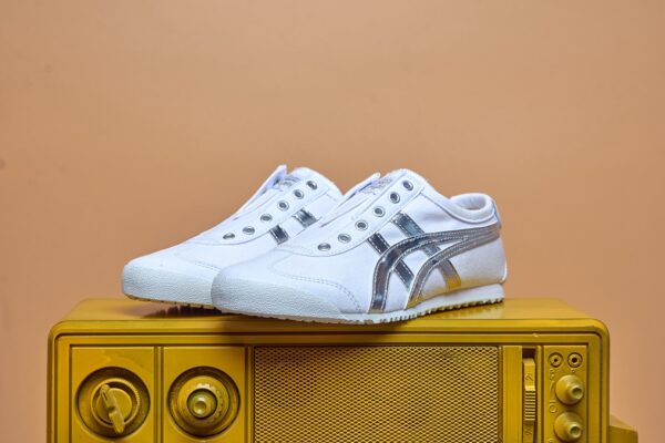 Tênis Onitsuka Tiger Mexico 66, design clássico e solado de borracha