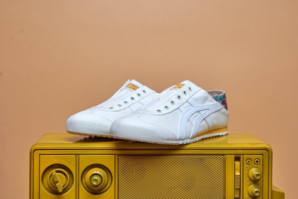 Tênis Onitsuka Tiger Mexico 66, design clássico e solado de borracha