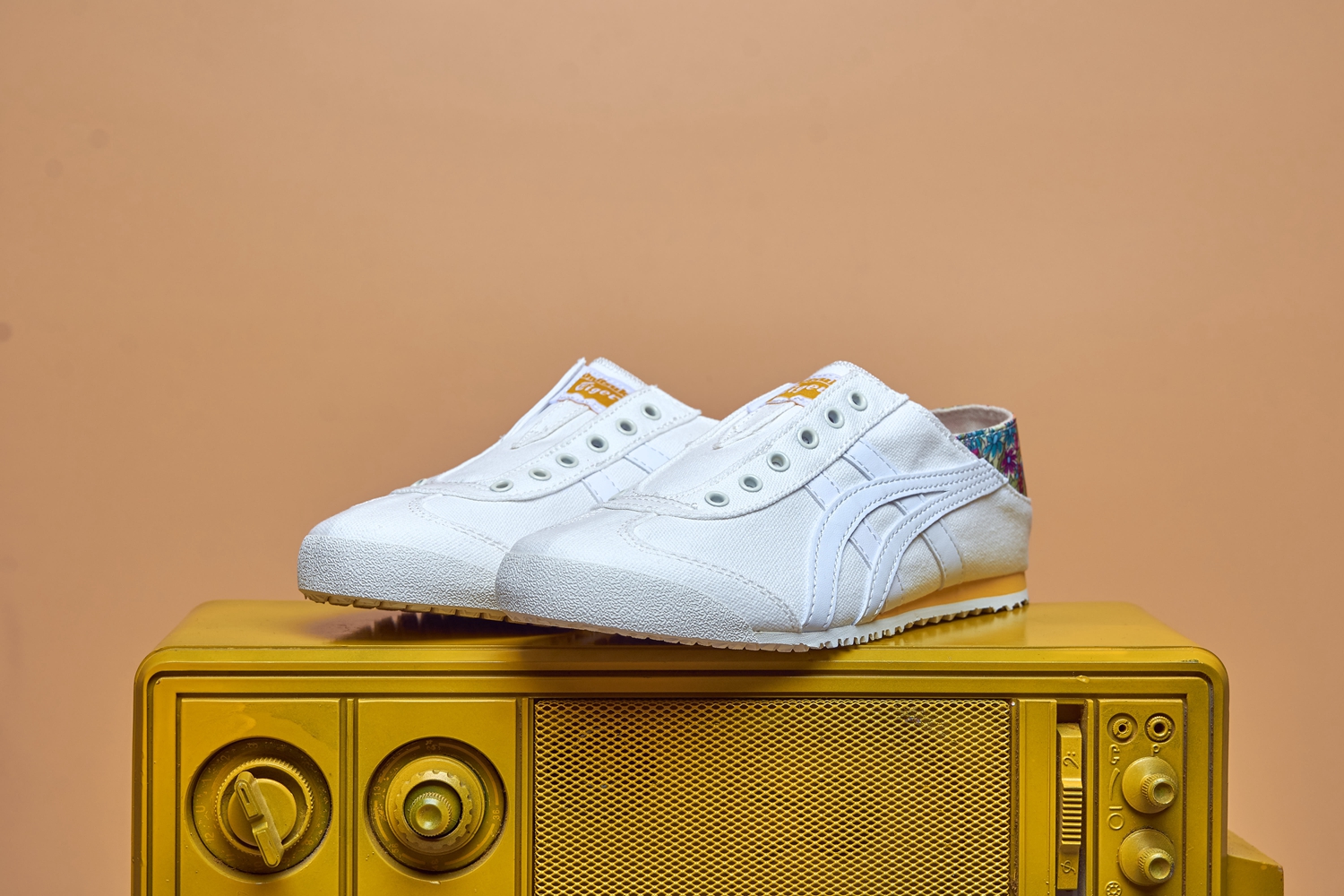 Tênis Onitsuka Tiger Mexico 66, design clássico e solado de borracha