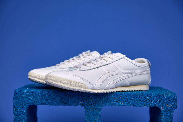 Tênis Onitsuka Tiger Mexico 66, design clássico e solado de borracha