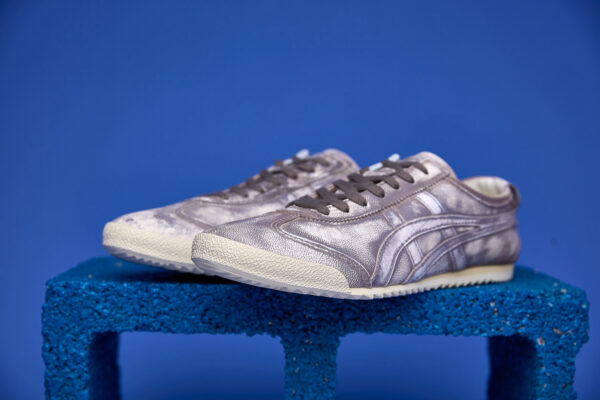 Tênis Onitsuka Tiger Mexico 66, design clássico e solado de borracha