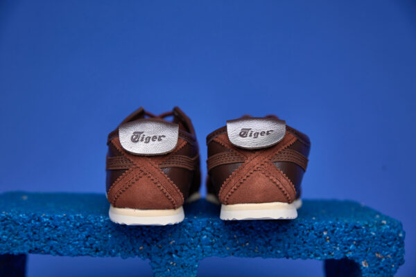 Tênis Onitsuka Tiger Mexico 66, design clássico e solado de borracha
