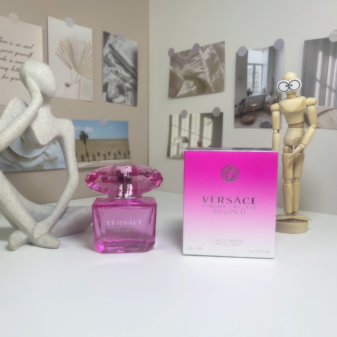 Frasco de perfume Versace Bright Crystal Absolu 90ml, fragrância floral frutada com notas de romã, peônia e âmba